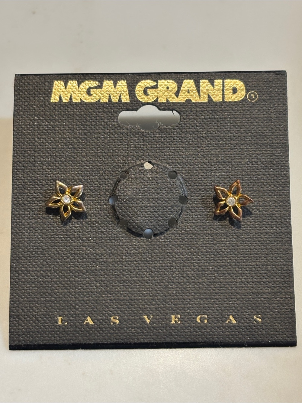 Vintage MGM Grand Gold Flower Stud Earrings Floral Las Vegas Souvenir OS